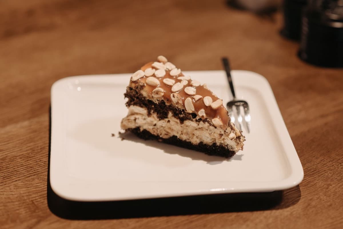 Snickers Cake