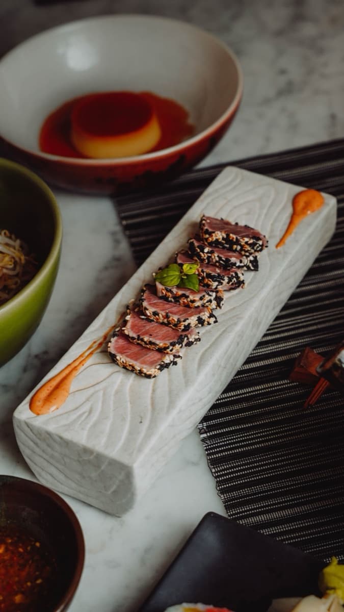 Tuna Sashimi, Chuka Salad, Sesame & Soy