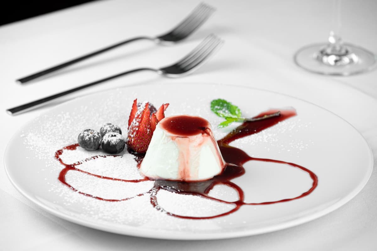 Vanilla Panna Cotta, Summer Fruits & Crumble